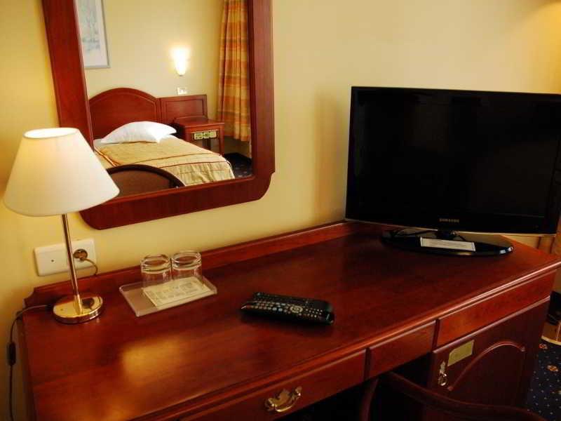 9Hotel Chelton Brüksel Dış mekan fotoğraf