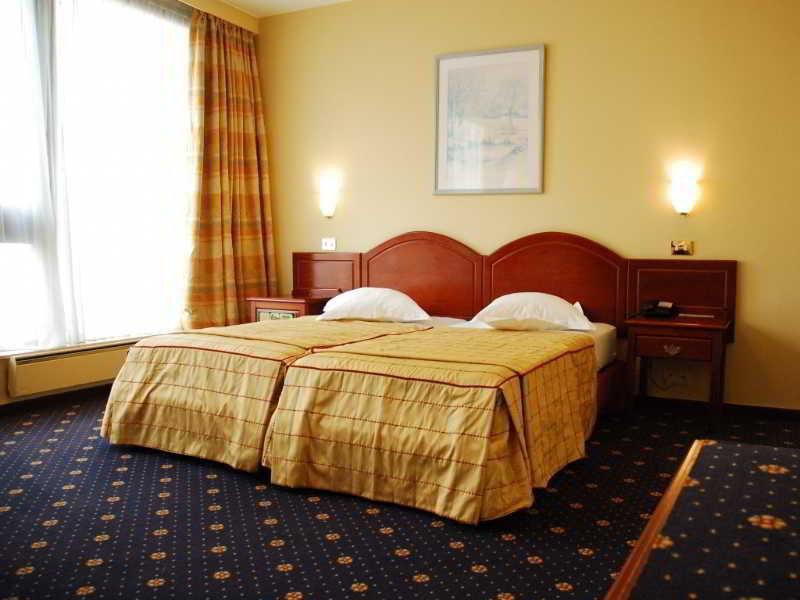 9Hotel Chelton Brüksel Dış mekan fotoğraf