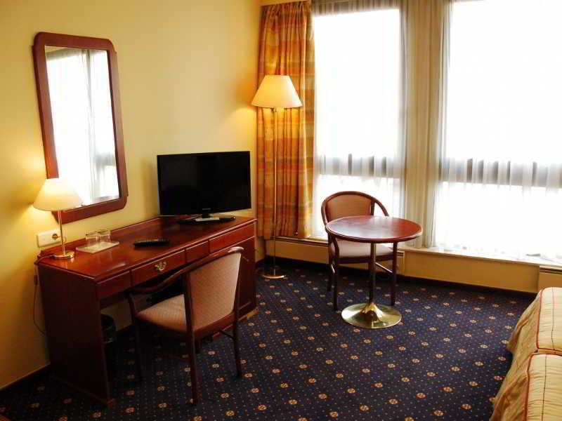 9Hotel Chelton Brüksel Dış mekan fotoğraf